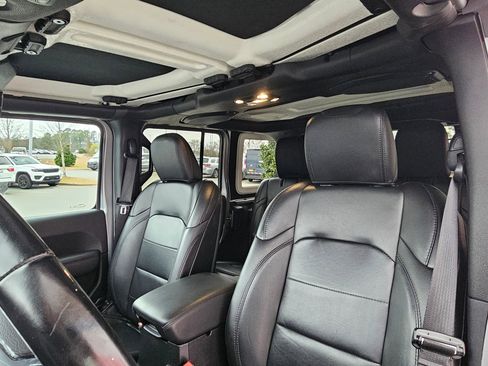Used 2021 Jeep Wrangler Unlimited Sahara image 22