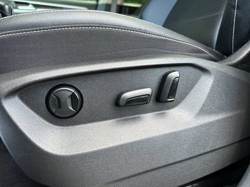 Certified 2023 Volkswagen Atlas SE w/ Panoramic Sunroof Package AWD/4WD image 8