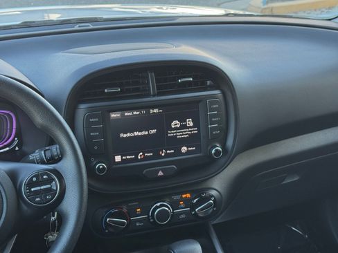 Used 2025 Kia Soul LX w/ LX Technology Package image 17