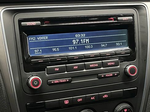 Used 2014 Volkswagen Passat 2.5 S image 22