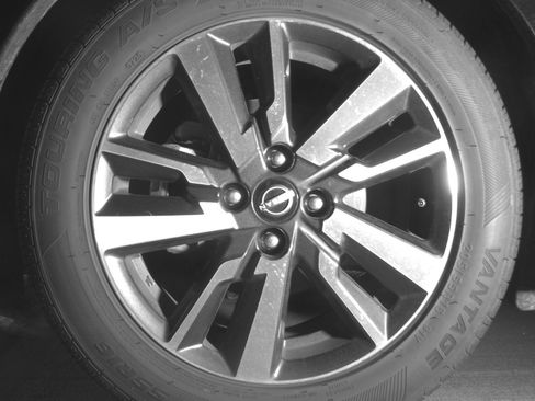 Used 2025 Nissan Versa SV image 12