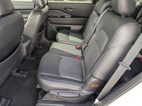 Used 2022 Nissan Pathfinder SV FWD image 24