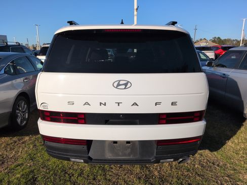 Used 2024 Hyundai Santa Fe SEL image 3