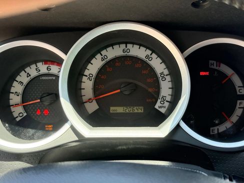 Used 2015 Toyota Tacoma 2WD Access Cab w/ SR5 Package image 29