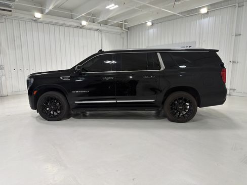Used 2022 GMC Yukon XL Denali AWD/4WD image 2