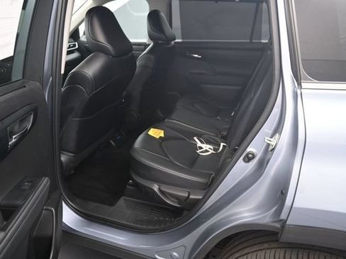 Used 2022 Toyota Highlander XLE AWD/4WD image 15