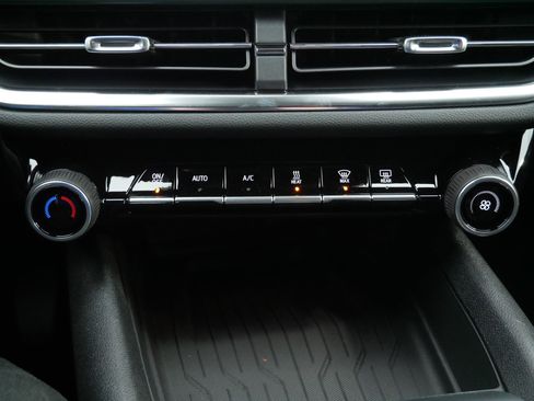 New 2026 Chevrolet Equinox EV LT image 8