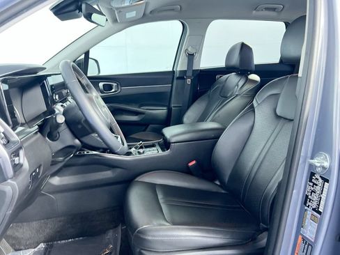Used 2023 Kia Sorento S FWD image 12