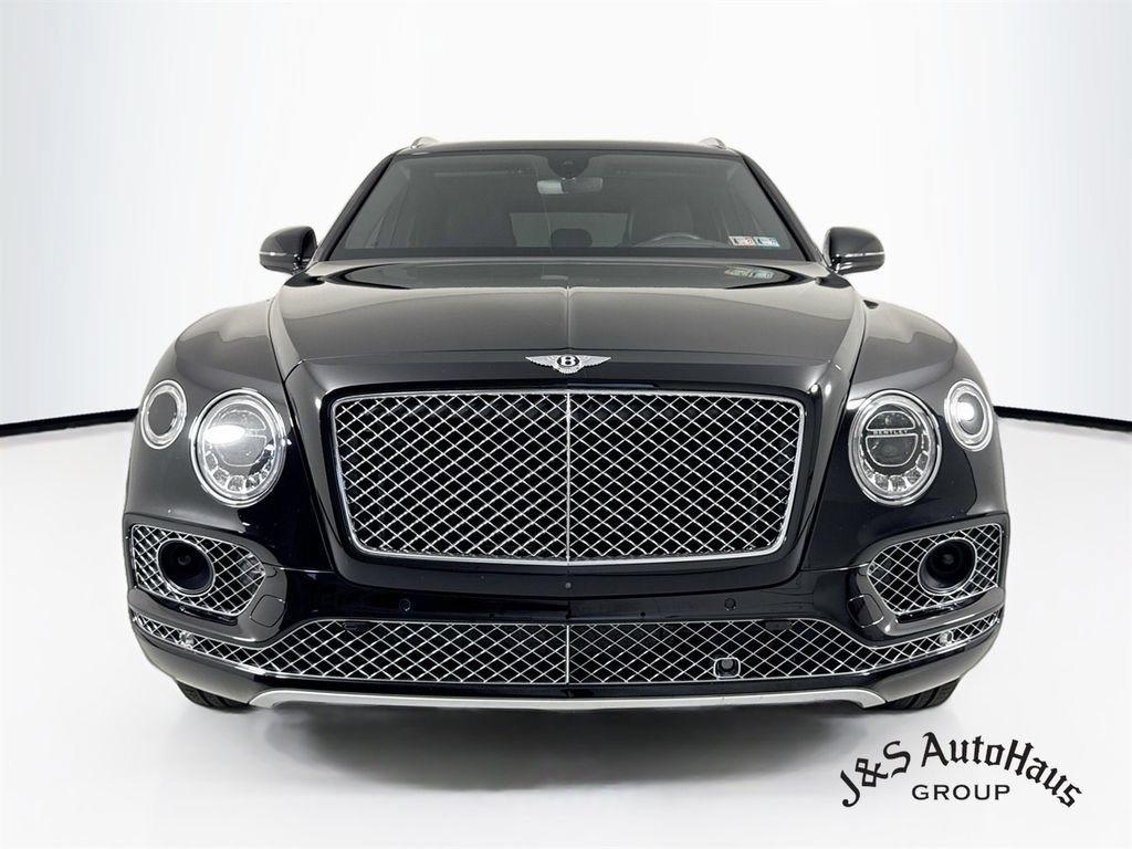 Used 2018 Bentley Bentayga AWD/4WD image 2