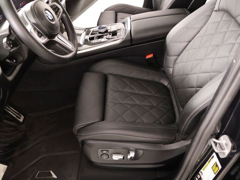 Used 2025 BMW X5 M60i AWD/4WD image 12