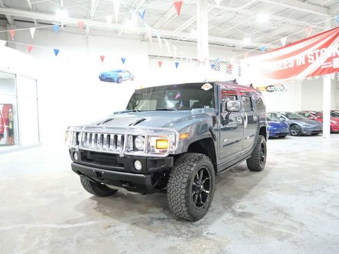 Used 2005 HUMMER H2 w/ Preferred Equipment Group image 4