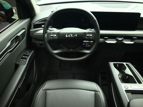 Certified 2026 Kia EV9 Light RWD image 33