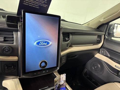 Certified 2024 Ford Expedition Max Platinum image 19