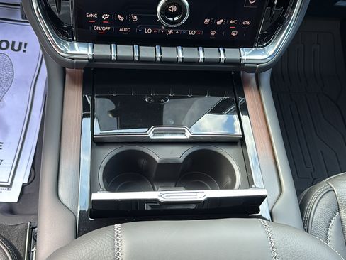 New 2026 GMC Yukon XL Denali AWD/4WD image 17