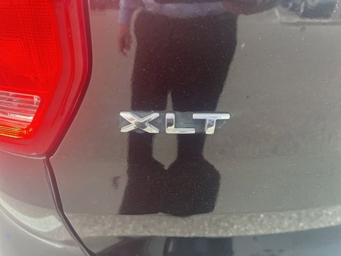 Used 2016 Ford Explorer XLT w/ Equipment Group 202A image 4