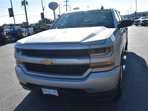 Used 2018 Chevrolet Silverado 1500 Custom w/ Custom Value Package AWD/4WD image 7