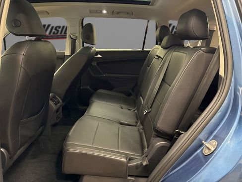 Used 2020 Volkswagen Tiguan SE w/ Panoramic Sunroof Package image 10