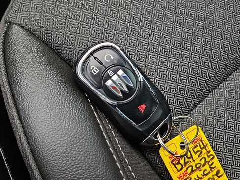 Used 2025 Buick Encore GX Preferred FWD image 18