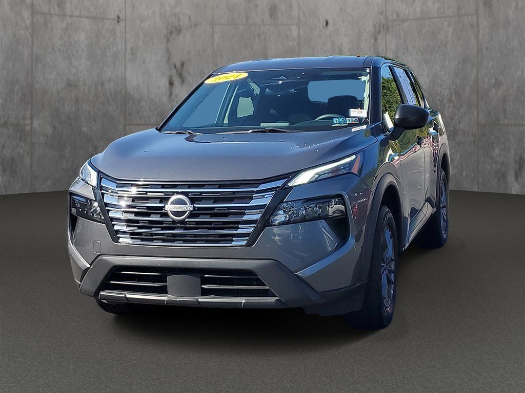 Used 2024 Nissan Rogue S AWD/4WD image 3