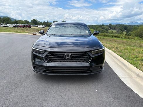 Used 2024 Honda Accord Sport image 2