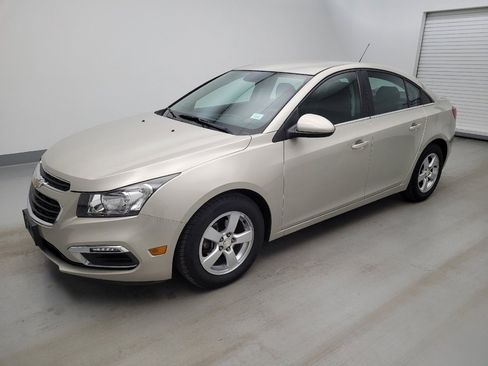 Used 2015 Chevrolet Cruze LT FWD image 2