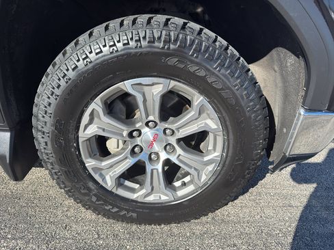 Certified 2021 GMC Sierra 1500 SLE w/ X31 Off-Road Package image 9