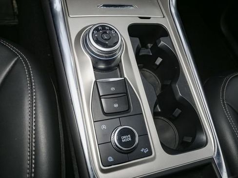 Used 2023 Ford Explorer XLT w/ Equipment Group 202A AWD/4WD image 27
