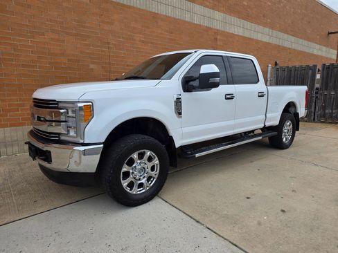 Used 2017 Ford F250 XLT AWD/4WD image 3
