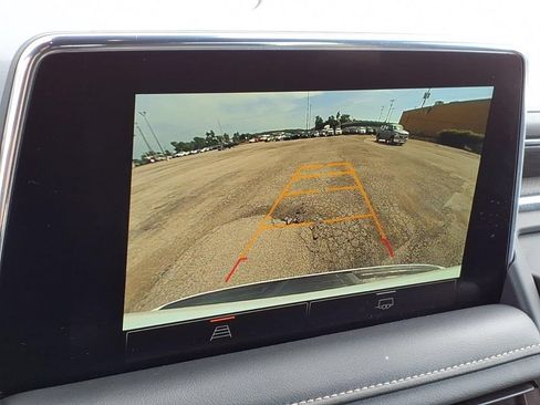 Used 2024 GMC Yukon XL SLT RWD image 14