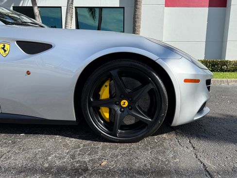 Used 2012 Ferrari FF image 3