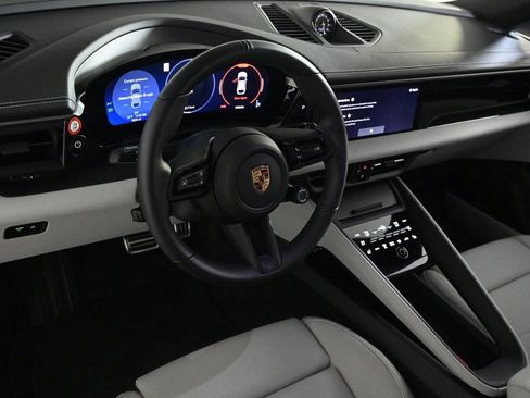 Certified 2025 Porsche Macan Electric image 4