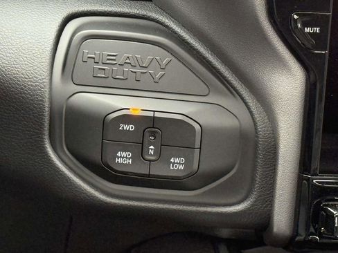 New 2026 RAM 2500 Laramie AWD/4WD image 21