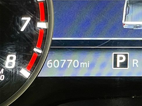 Used 2023 Nissan Titan SV w/ SV Convenience Package image 12