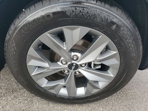 Used 2023 Kia Sportage SX image 9