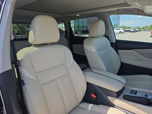 Used 2024 Nissan Murano SL image 16