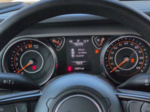 Used 2023 Jeep Gladiator Sport w/ Trailer Tow Package image 17