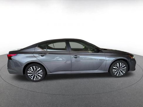 Used 2026 Nissan Altima 2.5 SV FWD image 16