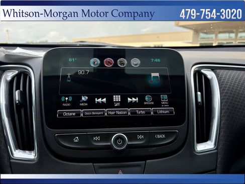 Used 2017 Chevrolet Malibu LT FWD image 23