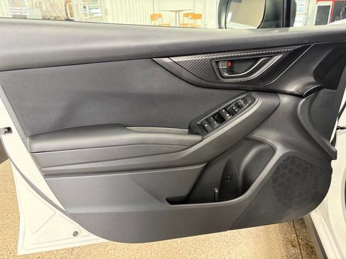 Used 2023 Subaru Crosstrek 2.0i image 9