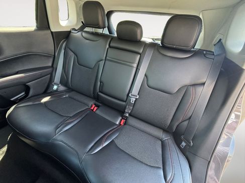 Used 2018 Jeep Compass Trailhawk AWD/4WD image 13