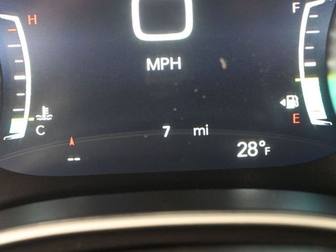 New 2026 Chrysler Voyager LX image 37