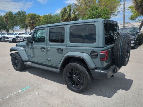 Used 2025 Jeep Wrangler Unlimited Sahara image 8
