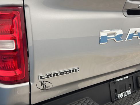Used 2025 RAM 1500 Laramie w/ Sport Appearance Package AWD/4WD image 41