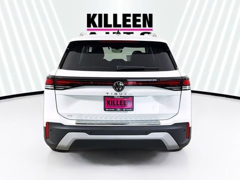 New 2026 Volkswagen Tiguan SE image 6