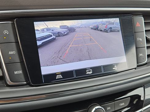 Used 2024 Buick Enclave Essence image 23