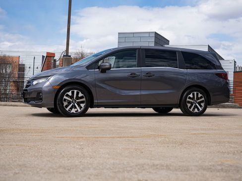 Used 2025 Honda Odyssey EX-L image 3