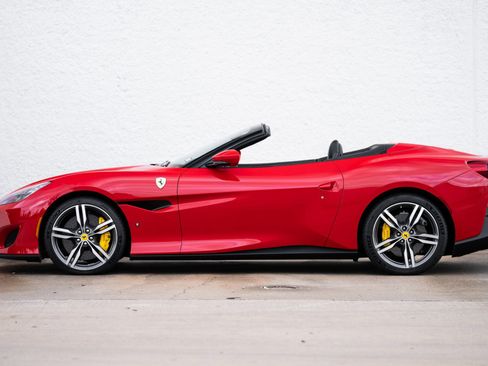 Used 2019 Ferrari Portofino image 13