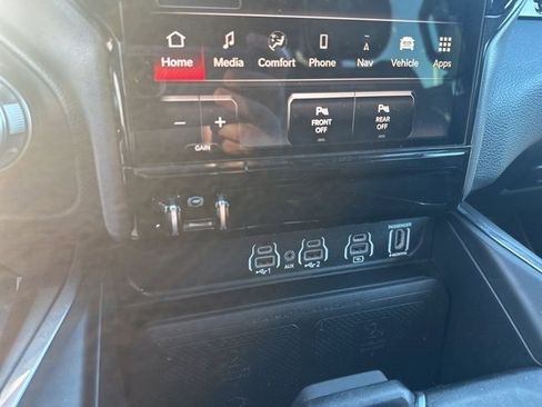 Used 2025 RAM 1500 Laramie w/ Night Edition image 23
