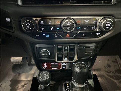 Used 2024 Jeep Wrangler Unlimited Rubicon 4xe w/ Convenience Group image 17