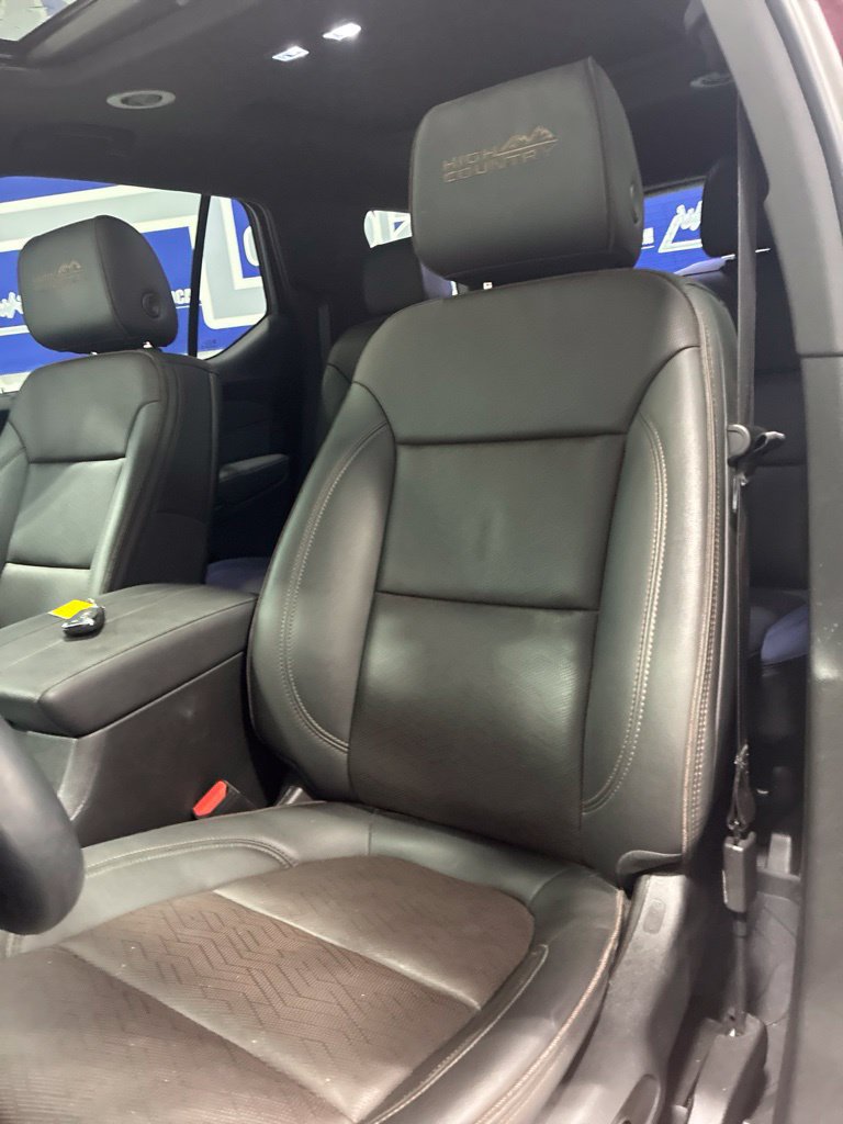 Used 2023 Chevrolet Traverse High Country w/ LPO, Floor Liner Package AWD/4WD image 15